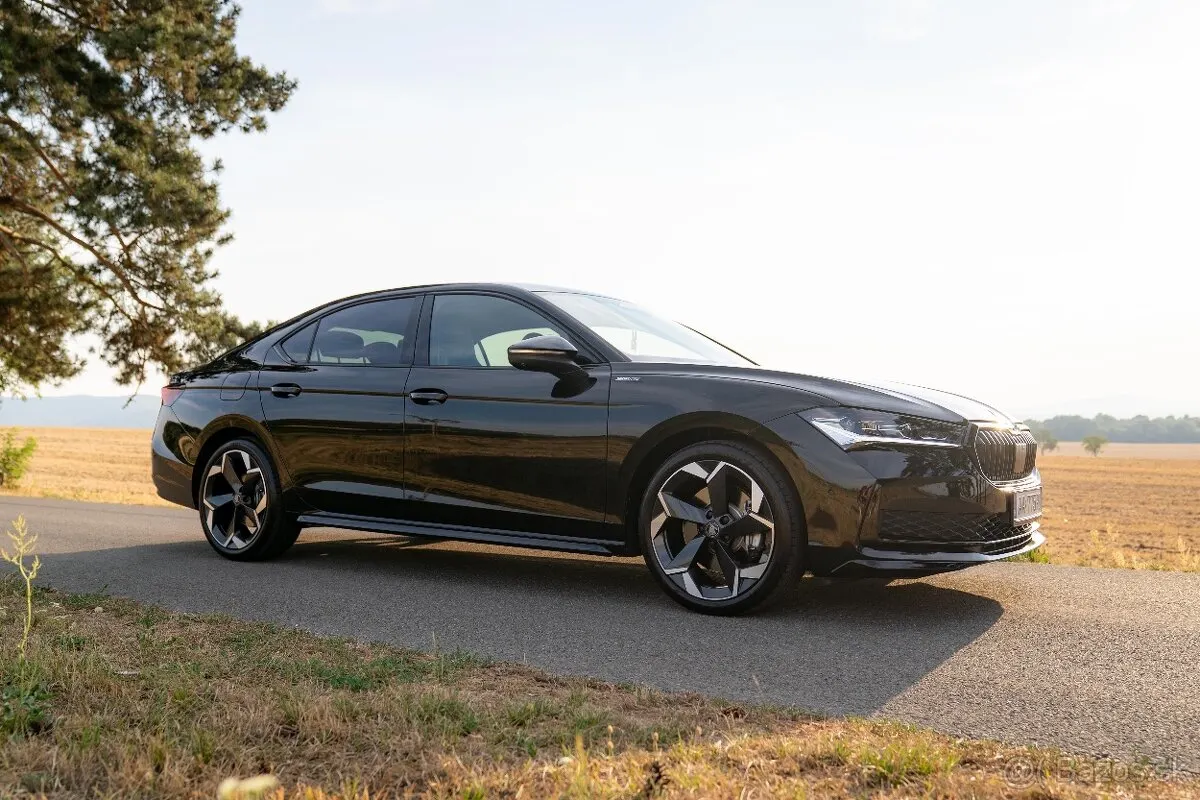 Škoda Superb SPORTLINE 2.0 TSI DSG – fotka 3 z 10