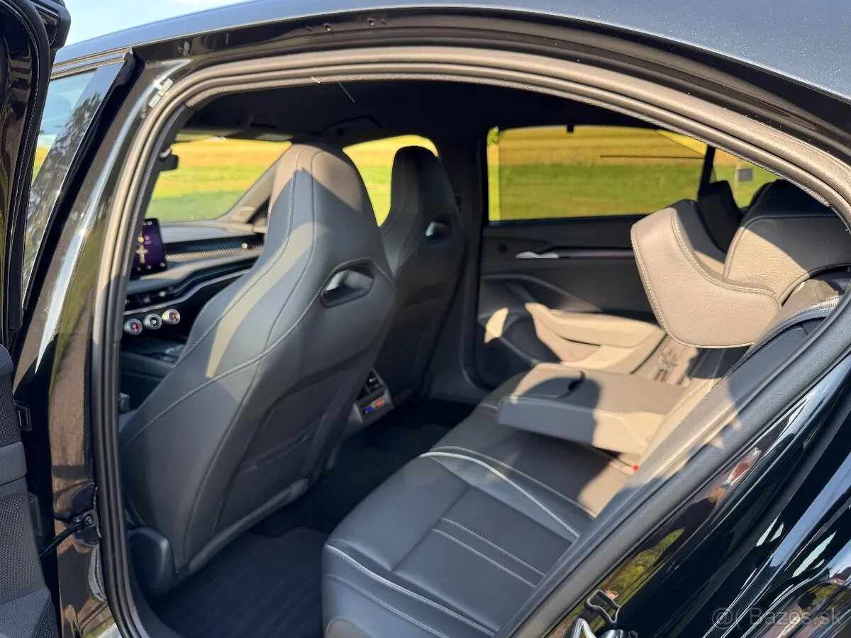 Škoda Superb SPORTLINE 2.0 TSI DSG – fotka 6 z 10