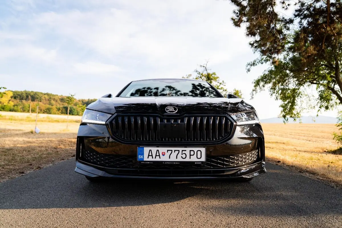 Škoda Superb SPORTLINE 2.0 TSI DSG – fotka 4 z 10